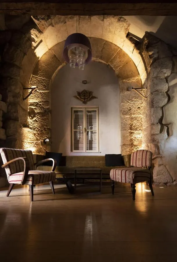 La Divine- Captured By History Inside Palace Loft Split 0*,